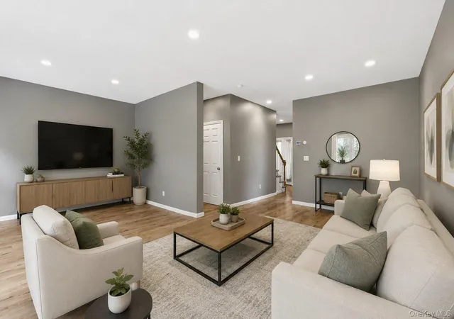 Homes for sale in New Rochelle, NY | 83 Kings Hwy #7, New Rochelle, NY 10801 | MLS# 1001746