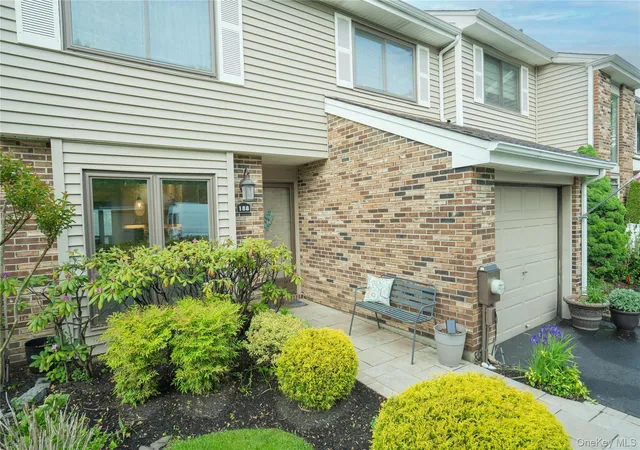 3rd image of 188 Pond View Ln, Smithtown, NY 11787 | MLS# 1001759
