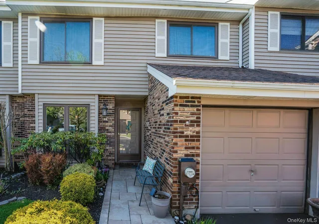4th image of 188 Pond View Ln, Smithtown, NY 11787 | MLS# 1001759