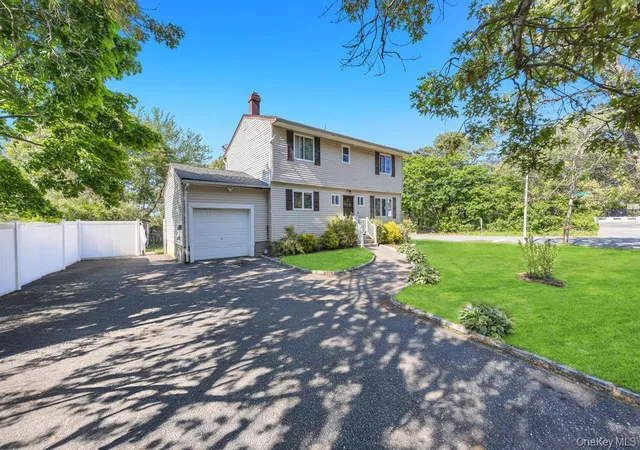 Photo 4 of Single family home for sale at 23 Salem Rd, Centereach, NY 11720 | MLS# 1001790 | Listing updated on 2026-10-01
