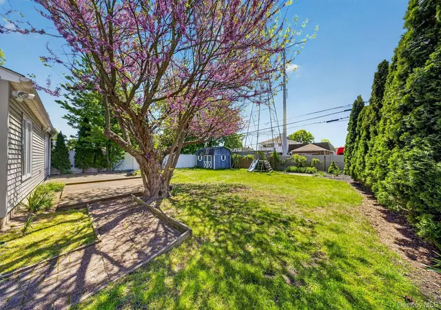 18th image of 84 Cornflower Rd, Hempstead, NY 11756 | MLS# 1001813
