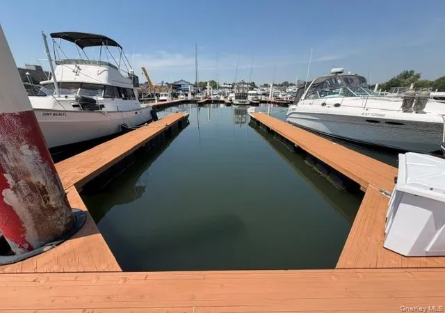 3rd image of 148 City Island Ave, New York, NY 10464