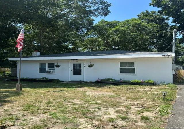 Homes for sale in Southampton, NY | 14 Coolidge Rd, Southampton, NY 11946 | MLS# 1001817