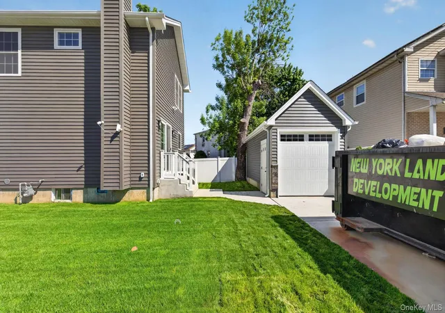4th image of 250 Bennett Ave, Hempstead, NY 11550 | MLS# 1001832
