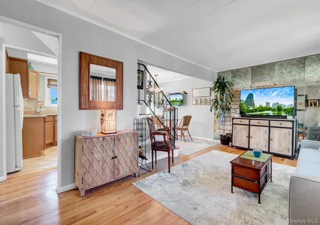 Photo 4 of Sale Pending at 202 N Kings Ave, Oyster Bay, NY 11758 | MLS# 1001855 | Listing updated on 2026-07-28