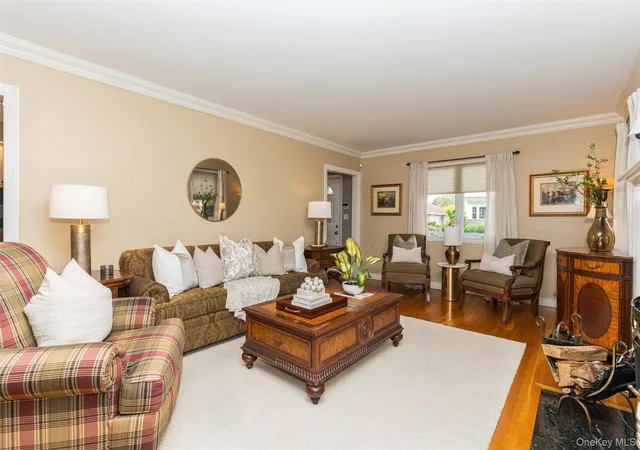 3rd image of 163 Tullamore Rd, Garden City, NY 11530 | MLS# 1001859