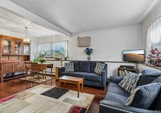 5th image of 319 Rockaway St, Islip, NY 11752 | MLS# 1001875