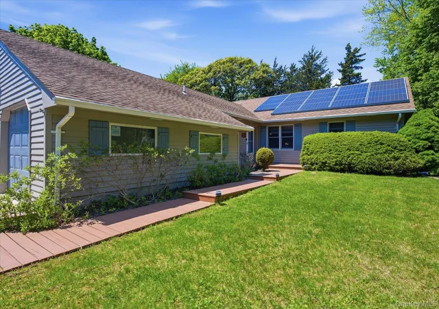 1st image of 11 Mimosa Pl, Shelter Island, NY 11964 | MLS# 1001893
