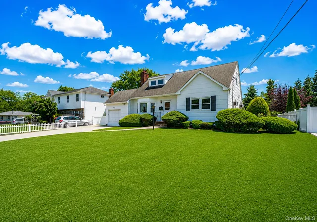 2nd image of 66 Henry Ave, Babylon, NY 11702 | MLS# 1001919