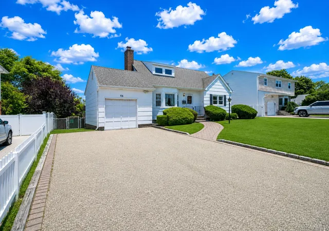 3rd image of 66 Henry Ave, Babylon, NY 11702 | MLS# 1001919