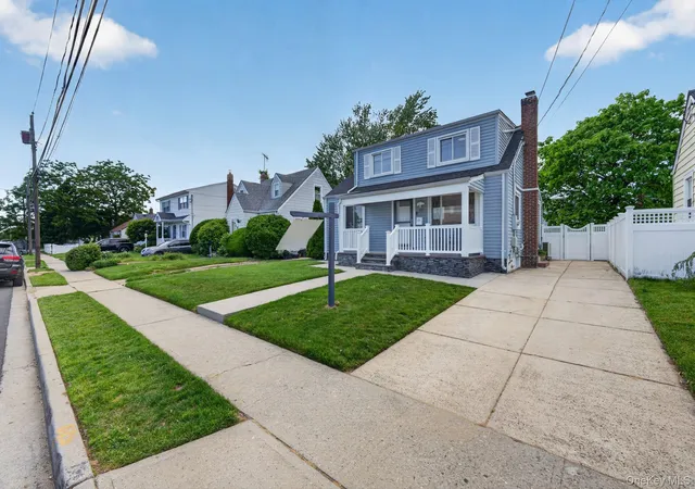 2nd image of 22 Kenneth Ave, Hempstead, NY 11710 | MLS# 1001922