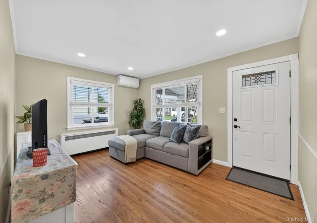 4th image of 22 Kenneth Ave, Hempstead, NY 11710 | MLS# 1001922