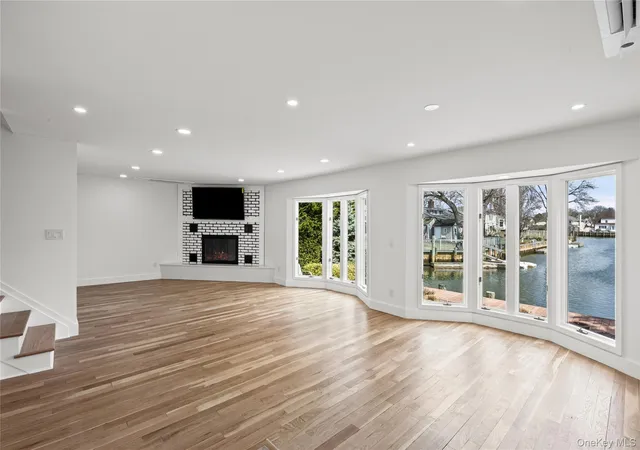 3rd image of 119 Alhambra Rd, Oyster Bay, NY 11758 | MLS# 1001978