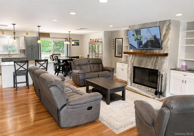 Photo 4 of Sale Pending at 14 Esther Ave, Clarkstown, NY 10920 | MLS# 1001986 | Listing updated on 2026-08-27