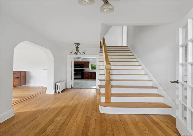 2nd image of 17 Old Orchard Rd, New Rochelle, NY 10804 | MLS# 1001987