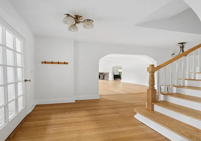 3rd image of 17 Old Orchard Rd, New Rochelle, NY 10804 | MLS# 1001987