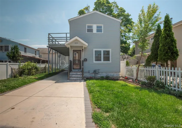 Homes for sale in North Hempstead, NY | 459 Roquette Ave, North Hempstead, NY 11001 | MLS# 1002000