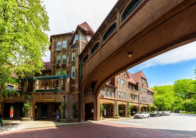 Photo 1 of Sale Pending at 10 Station Sq #R42, Forest Hills, NY 11375 | MLS# 1002014 | Listing updated on 2026-09-19
