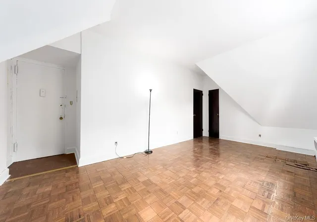 Listing Photo 5 - Condo for sale in building located at 10 Station Sq, New York, NY 11375 - Unit #R42