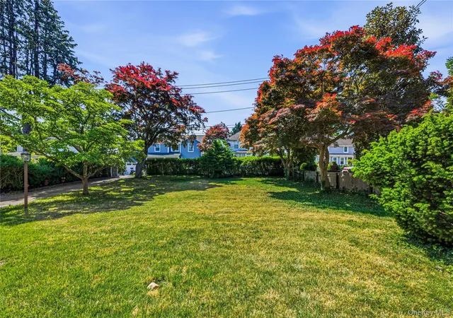 3rd image of 28 Cross St, Glen Cove, NY 11560 | MLS# 1002028