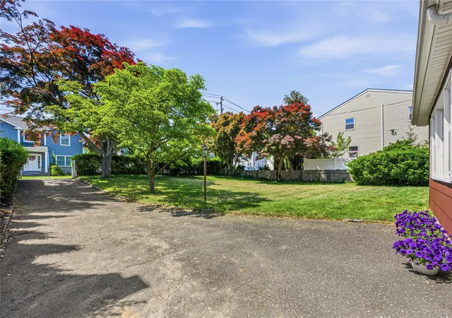 4th image of 28 Cross St, Glen Cove, NY 11560 | MLS# 1002028