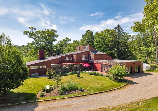 2nd image of 2 Cannon Hill Rd, Tuxedo, NY 10987 | MLS# 1002039