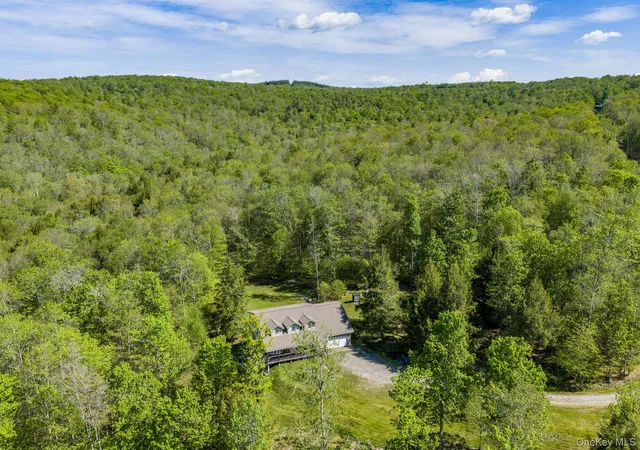 Photo 3 of Single family home for sale at 114 Turkey Holw Ln, Rockland, NY 12758 | MLS# 1002065 | Listing updated on 2026-08-04