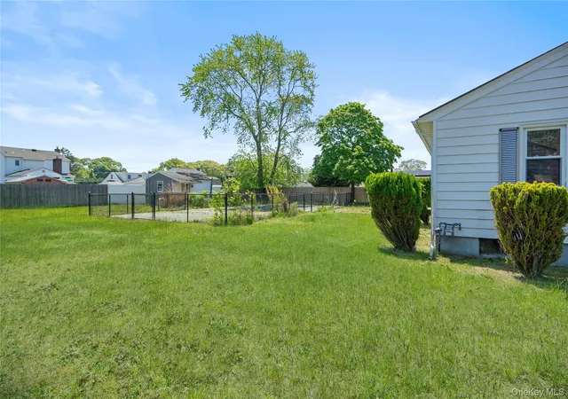 32nd image of 115 Chapel Ave, East Patchogue, NY 11772 | MLS# 1002089