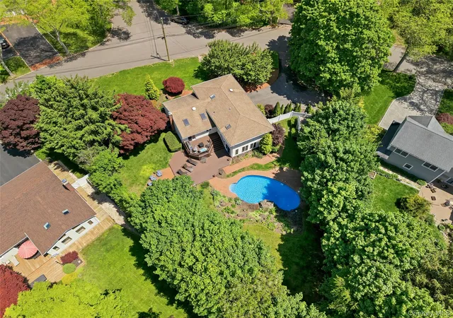 2nd image of 6 Paula St, East Northport, NY 11731 | MLS# 1002093