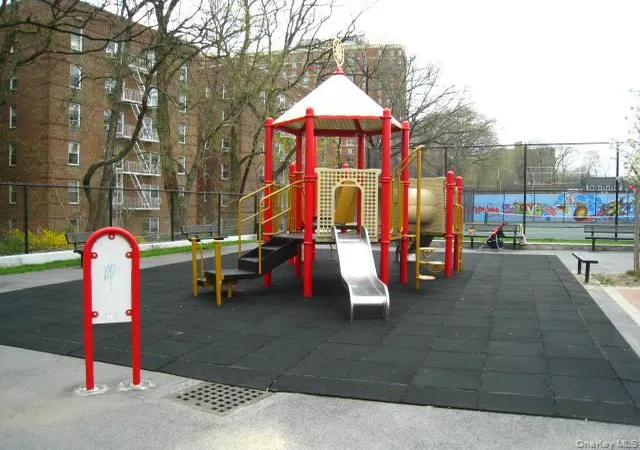2nd image of 29 Abeel St, Yonkers, NY 10705