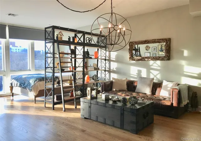 Homes for sale in New York, NY | 90 Bay Street Landing #2G, New York, NY 10301 | MLS# 1002126