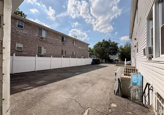 Listing Photo 5 - Condo for sale in building located at 2910 Baisley Ave, Bronx, NY 10461