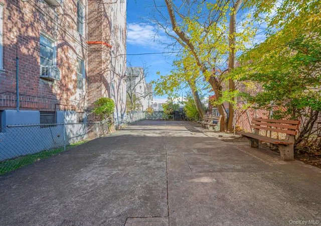 Listing Photo 4 - Condo for sale in building located at 2552 E 7Th St, New York, NY 11235 - Unit #1H