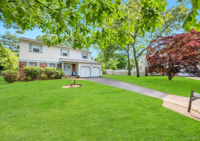 3rd image of 32 Chatham Woods Dr, Centereach, NY 11720 | MLS# 1002144