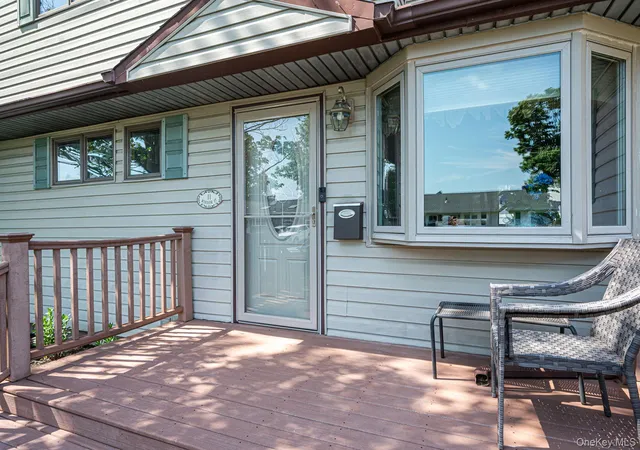 4th image of 11 Windsor St, Islip, NY 11751 | MLS# 1002148