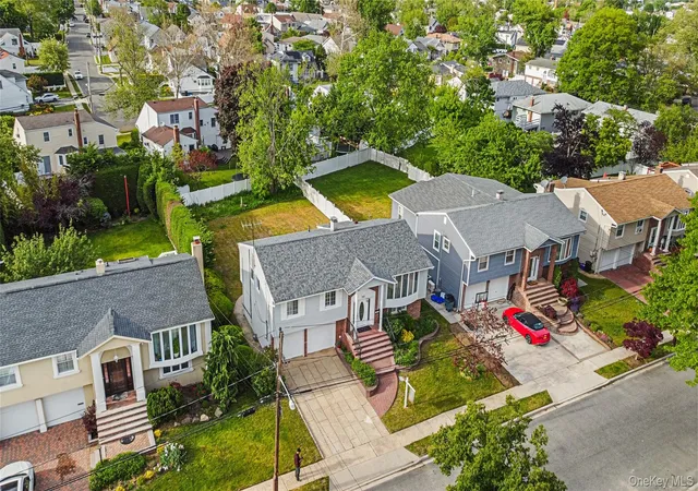 3rd image of 787 Vivian Ct, Hempstead, NY 11510 | MLS# 1002157