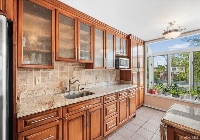 4th image of 787 Vivian Ct, Hempstead, NY 11510 | MLS# 1002157