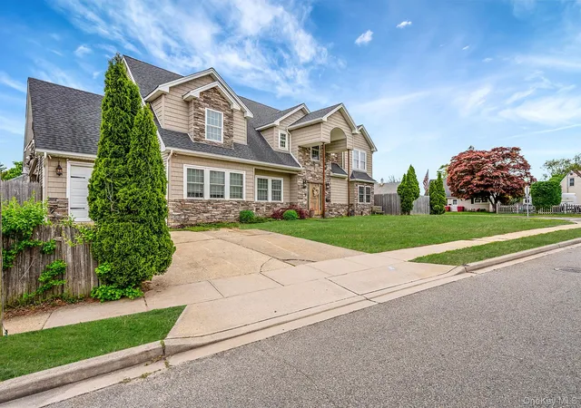 3rd image of 1582 Little Neck Ave, Hempstead, NY 11710 | MLS# 1002173