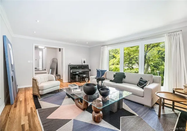 Homes for sale in Scarsdale, NY | 4 Parkfield Rd, Scarsdale, NY 10583 | MLS# 1002195