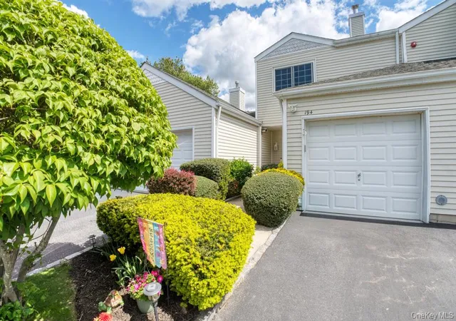 Photo 2 of Sale Pending at 194 Gothic Cir, Brookhaven, NY 11949 | MLS# 1002198 | Listing updated on 2026-08-01