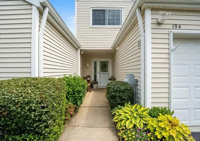 Photo 3 of Sale Pending at 194 Gothic Cir, Brookhaven, NY 11949 | MLS# 1002198 | Listing updated on 2026-08-01