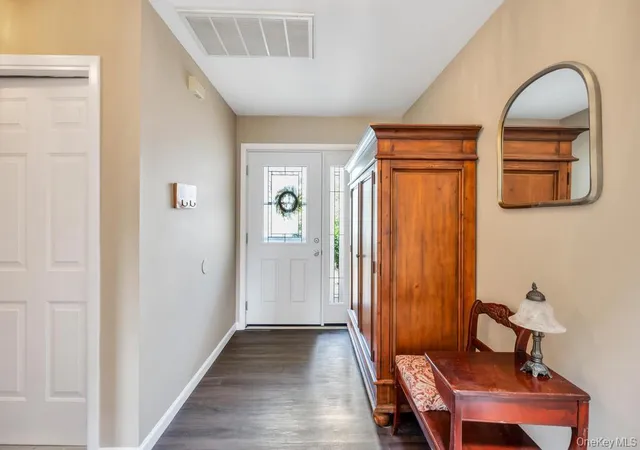 Listing Photo 4 - Condo for sale in building located at 194 Gothic Cir, Brookhaven, NY 11949