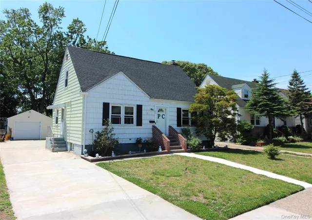4th image of 96 Fir St, Valley Stream, NY 11580 | MLS# 1002205