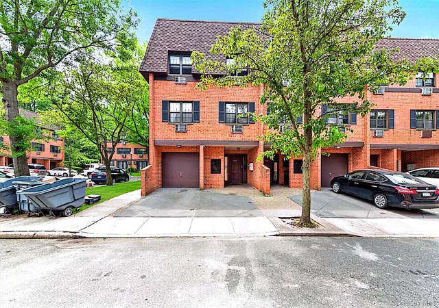 2nd image of 220 50 64 Ave #1Fl, Oakland Gardens, NY 11364 | MLS# 1002220