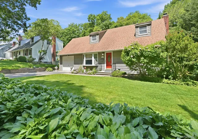 Photo 1 of Sale Pending at 41 Semon Rd, Huntington, NY 11743 | MLS# 1002228 | Listing updated on 2026-09-25