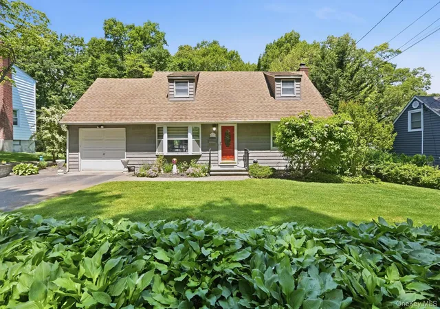 Photo 2 of Sale Pending at 41 Semon Rd, Huntington, NY 11743 | MLS# 1002228 | Listing updated on 2026-09-25