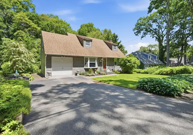 Photo 3 of Sale Pending at 41 Semon Rd, Huntington, NY 11743 | MLS# 1002228 | Listing updated on 2026-09-25