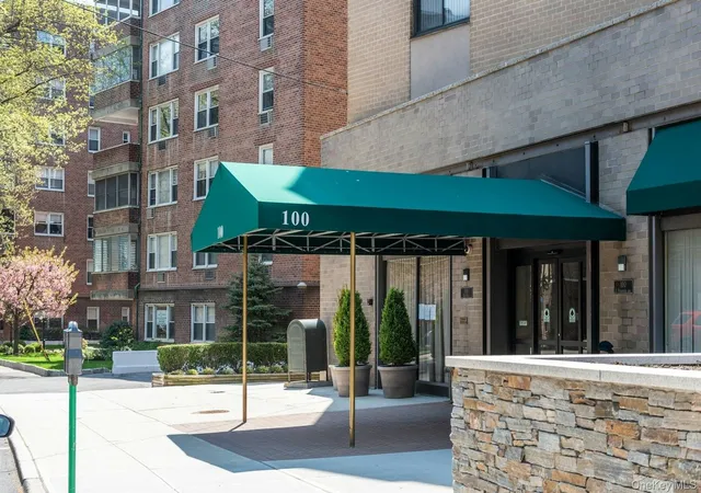 Homes for sale in Greenburgh, NY | 100 E Hartsdale Ave #5GE, Greenburgh, NY 10530 | MLS# 1002243