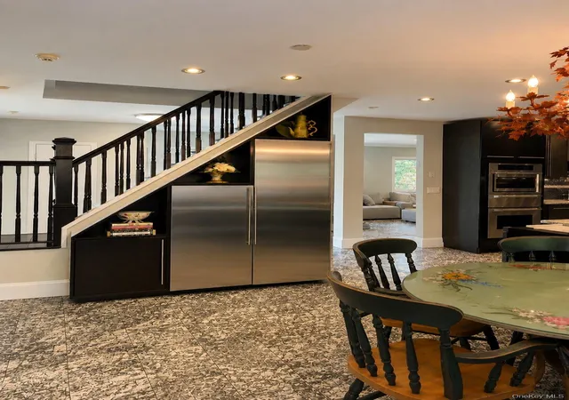 Photo 3 of Sale Pending at 6 Manor Ln, Woodmere, NY 11598 | MLS# 1002252 | Listing updated on 2026-07-16