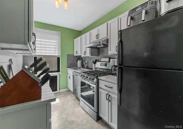 Homes for sale in Greenburgh, NY | 83 Rockledge Rd, Greenburgh, NY 10522